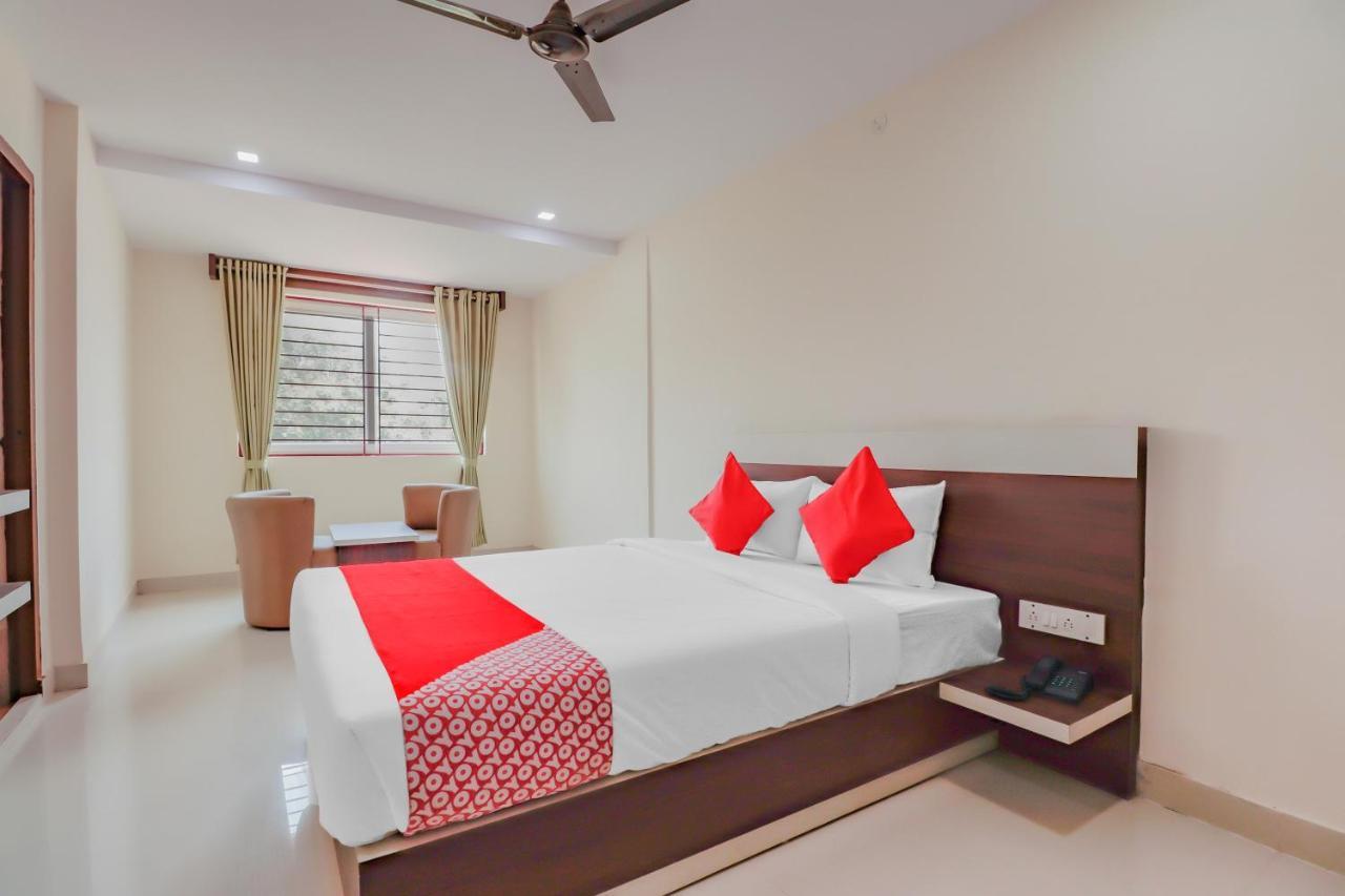 Oyo Flagship 80044 Royal Wood Deluxe Bangalore Ngoại thất bức ảnh
